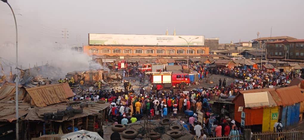 Gare routière de Madina un camion prend feu et sème la panique